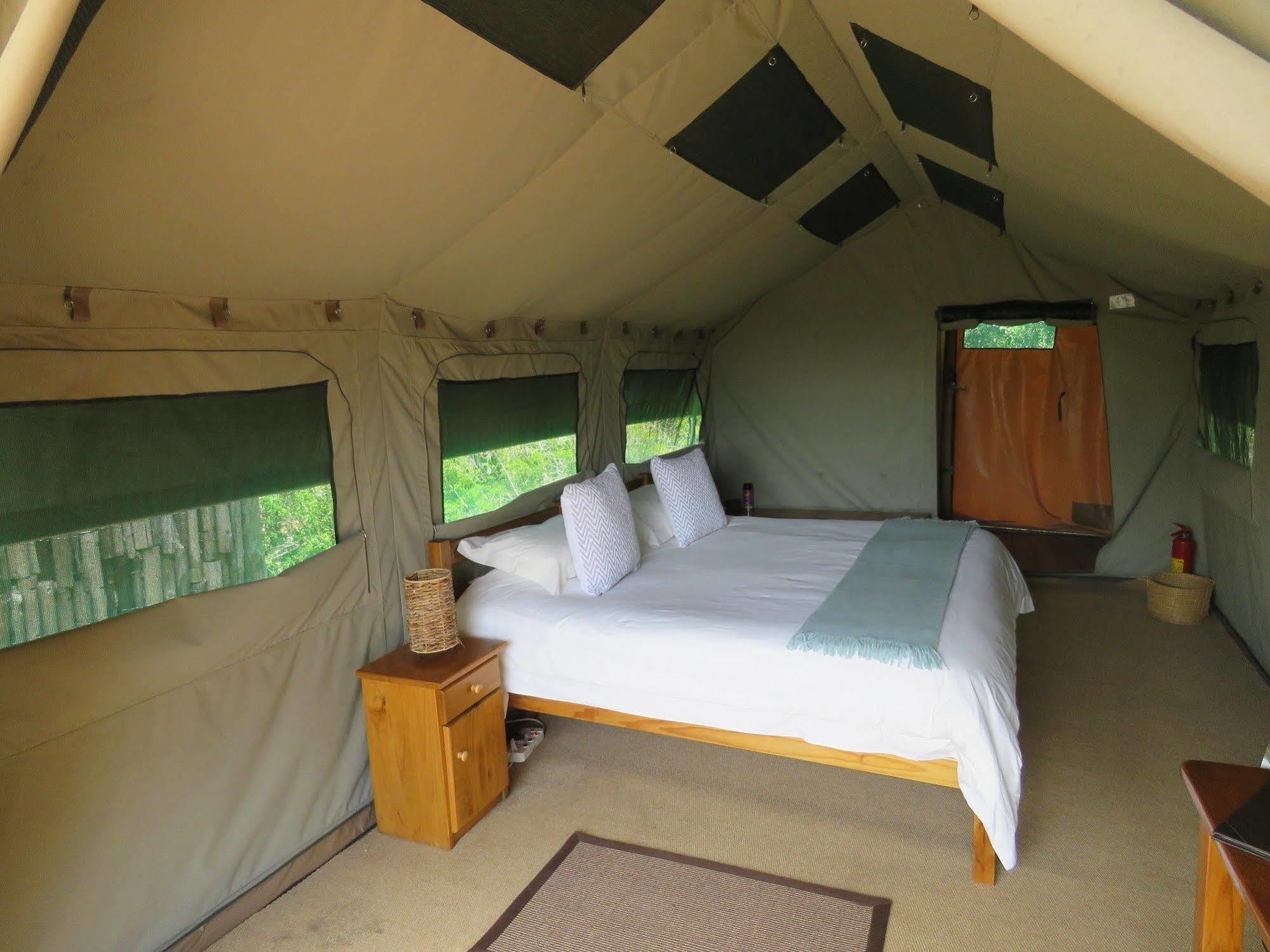 Woodbury Tented Camp - Riserva Faunistica di Amakhala Esterno foto